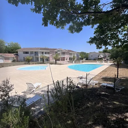 52, Duplex Détente Entre Piscine Et Hébergement de vacances
