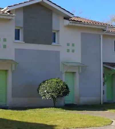 52, Duplex Detente Entre Piscine Et *